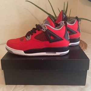 Retro Air Jordan Toro Bravo 4